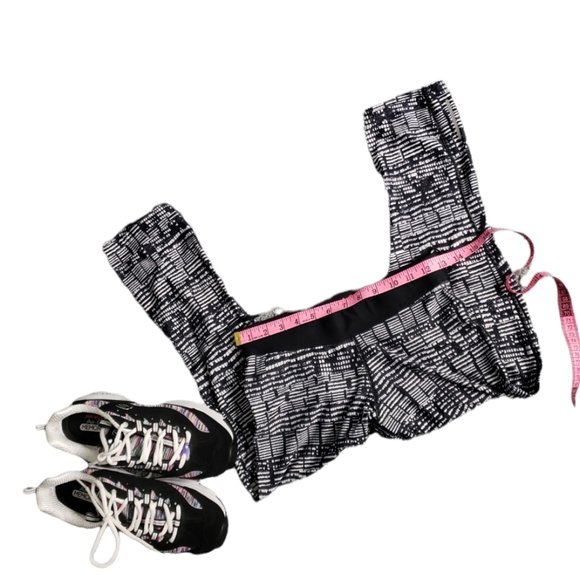 Nike Dri Fit Just Do It Pocket cropped Adjustable waist athletic leggings - Picture 2 of 7